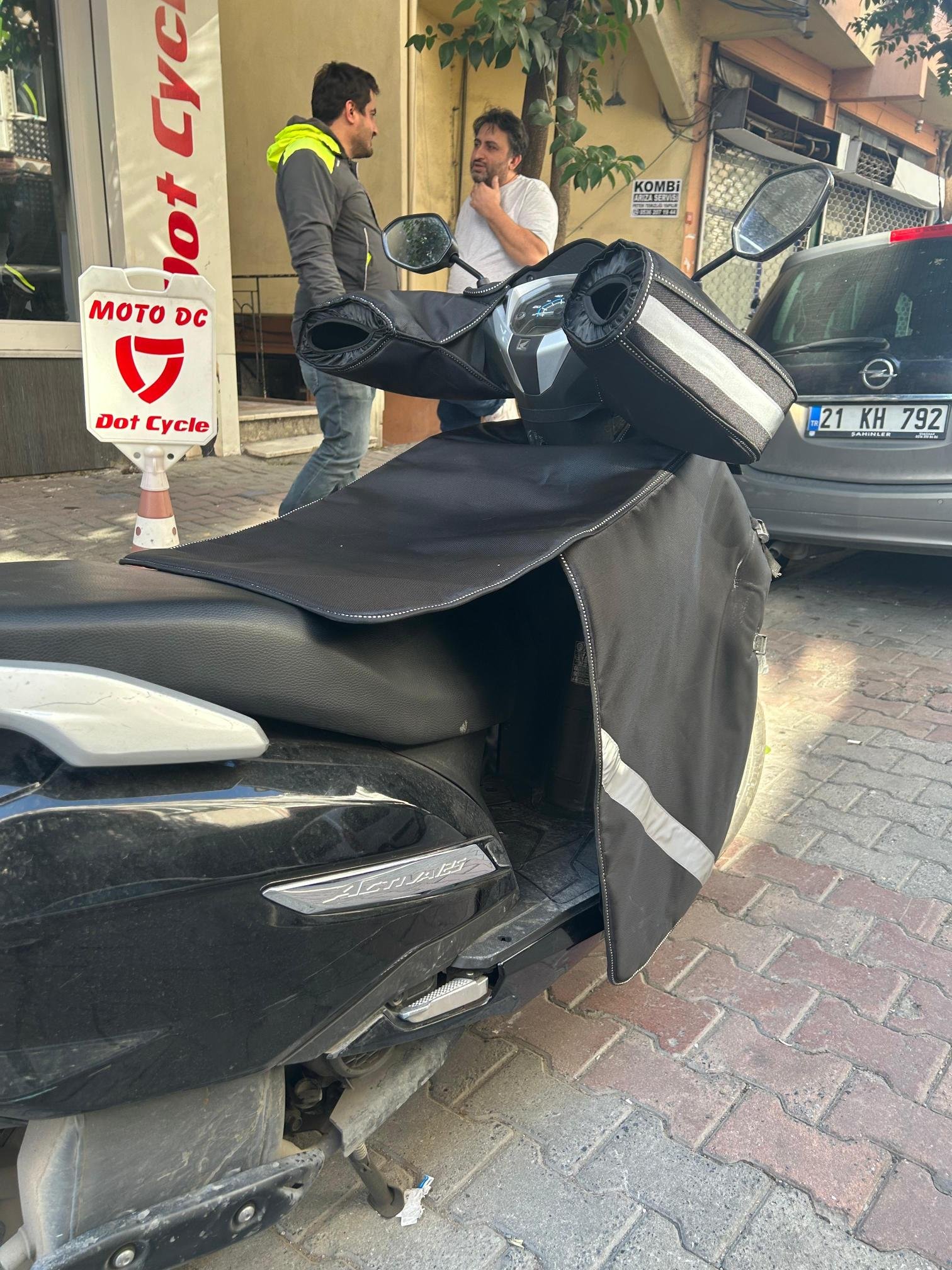 Honda Dio Activa S Motosiklet Reflektörlü Diz Koruma Örtüsü - Görsel 2