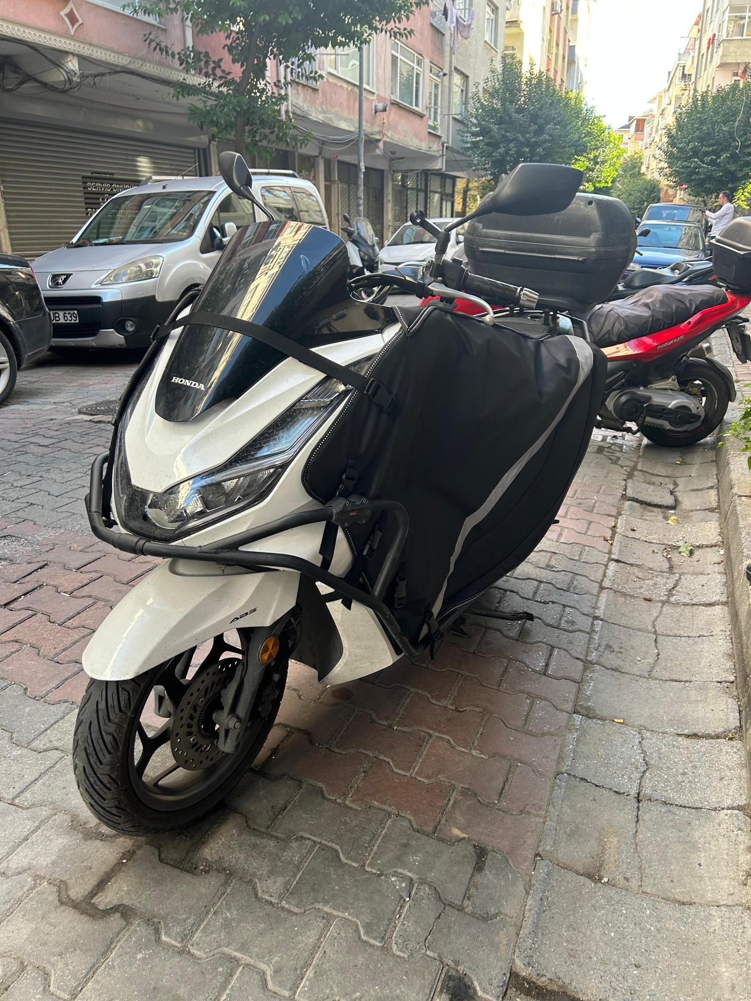 Xmax Pcx Nmax Adv Maxi Scooter Motosiklet Su Ve Rüzgar Geçirmez Diz Koruma Örtüsü - Görsel 4