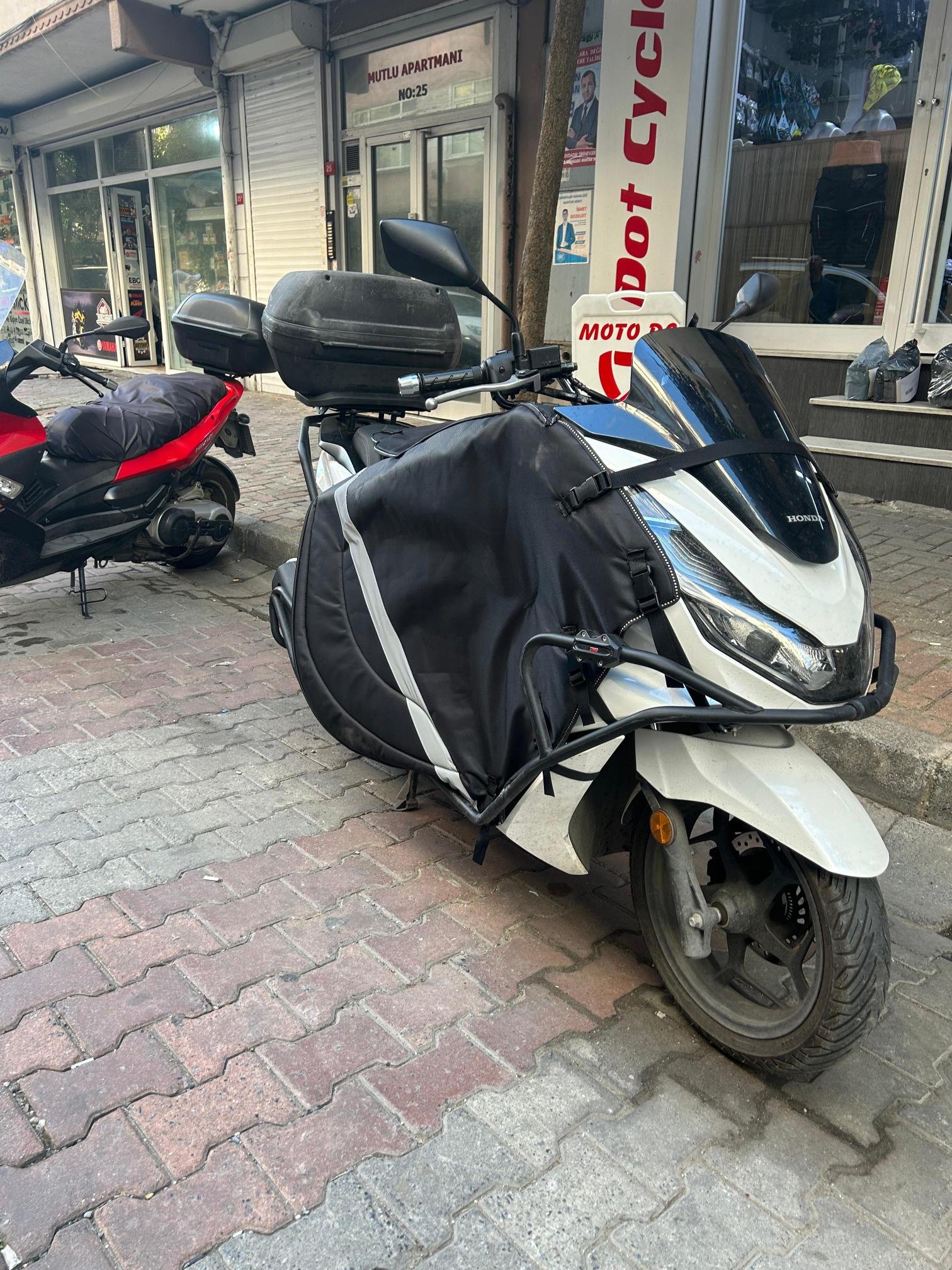 Xmax Pcx Nmax Adv Maxi Scooter Motosiklet Su Ve Rüzgar Geçirmez Diz Koruma Örtüsü - Görsel 3