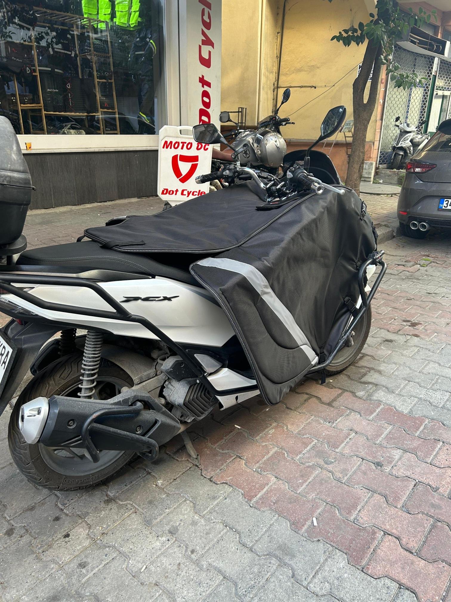 Xmax Pcx Nmax Adv Maxi Scooter Motosiklet Su Ve Rüzgar Geçirmez Diz Koruma Örtüsü - Görsel 2